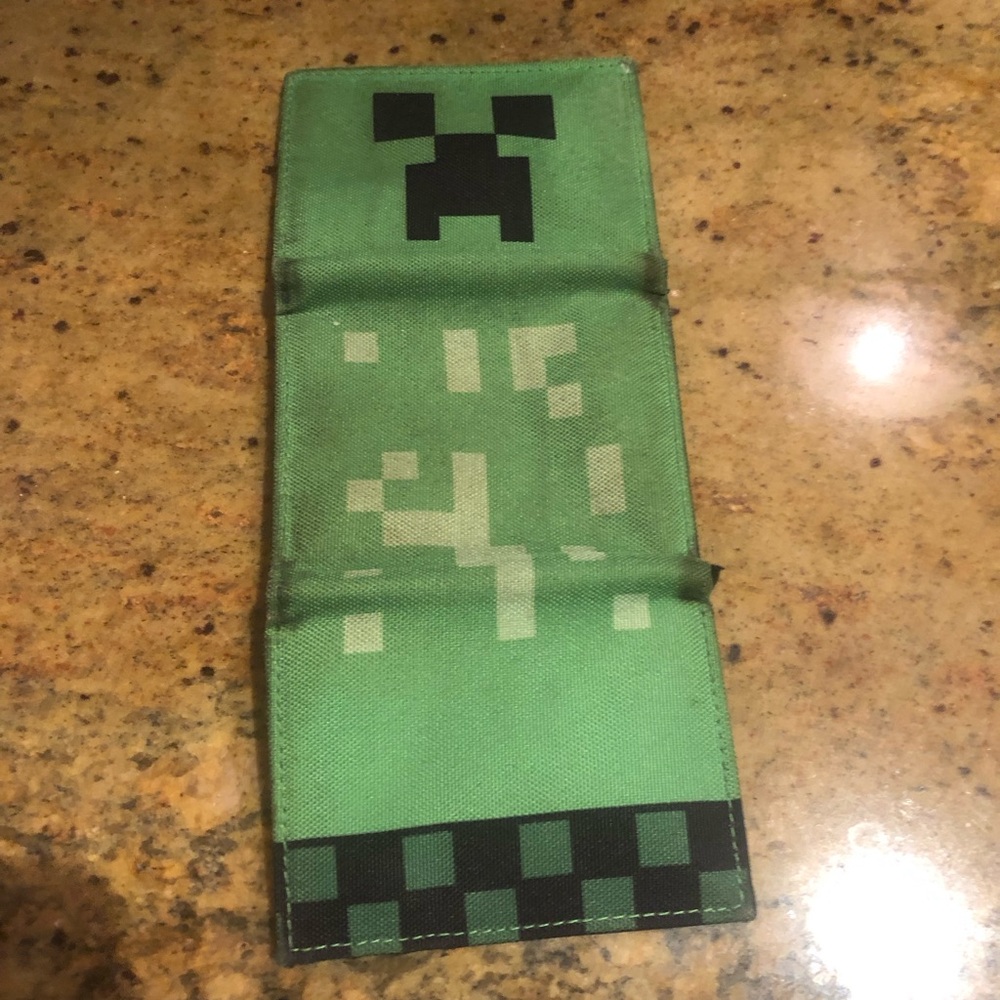 Minecraft wallet good condition